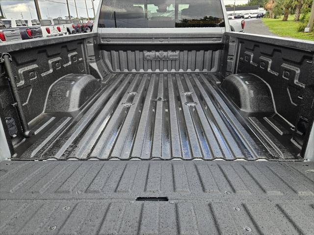 2025 GMC Sierra 2500HD 4WD Crew Cab Standard Bed AT4