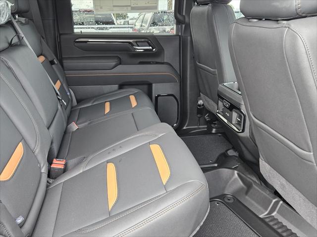 2025 GMC Sierra 2500HD 4WD Crew Cab Standard Bed AT4