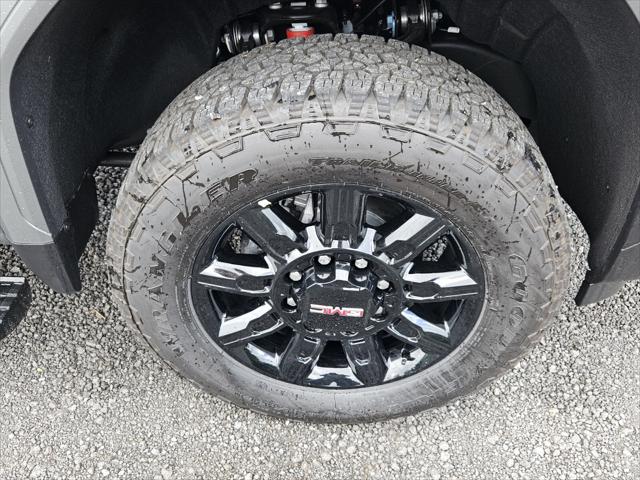 2025 GMC Sierra 2500HD 4WD Crew Cab Standard Bed AT4