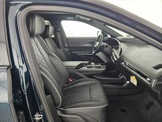 2026 Cadillac iQ V-Series w/1SM