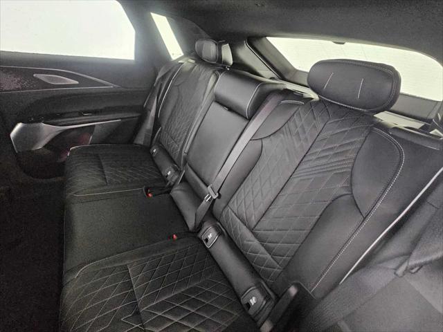 2026 Cadillac iQ V-Series w/1SM
