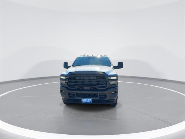 2026 RAM Ram 3500 Chassis Cab RAM 3500 TRADESMAN CREW CAB CHASSIS 4X4 60 CA 2026 RAM Ram 3500 Chassis Cab RAM 3500 TRADESMAN CREW CAB CHASSIS 4X4 60 CA