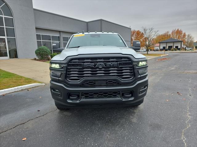 2026 RAM 2500 RAM 2500 TRADESMAN CREW CAB 4X4 64 BOX