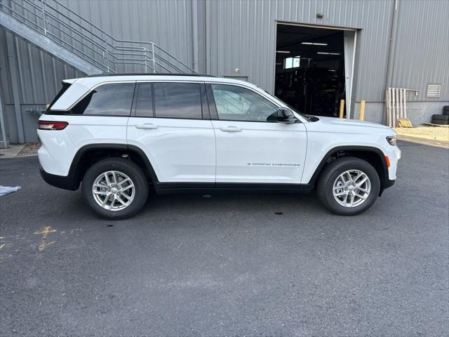 2025 Jeep Grand Cherokee GRAND CHEROKEE LAREDO X 4X4 2025 Jeep Grand Cherokee GRAND CHEROKEE LAREDO X 4X4