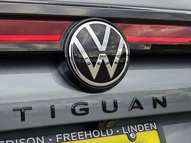 2026 Volkswagen Tiguan SE R-Line Black