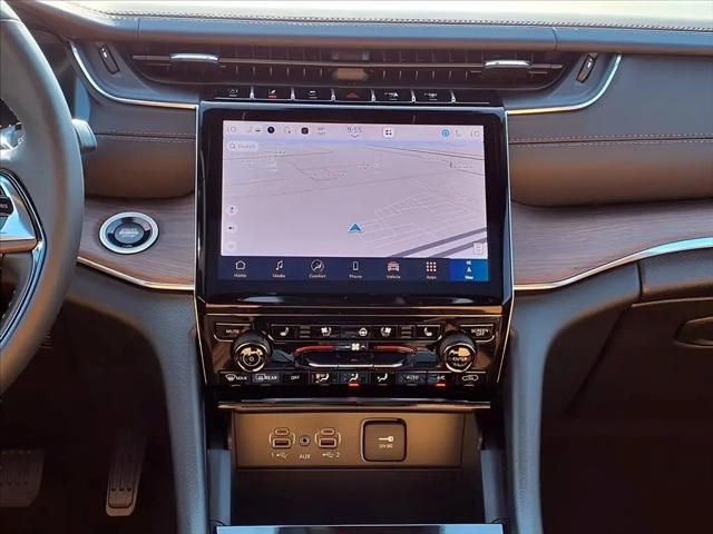 2025 Jeep Grand Cherokee Summit 4x4
