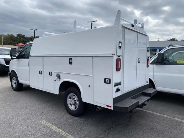 2024 Chevrolet Express Cutaway Work Van