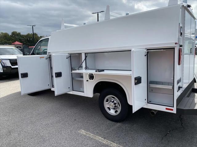 2024 Chevrolet Express Cutaway Work Van