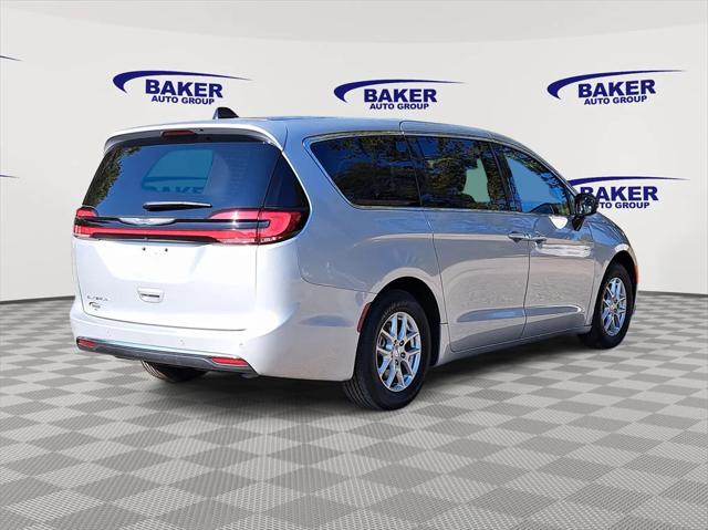 2024 Chrysler Pacifica Touring L 2024 Chrysler Pacifica Touring L