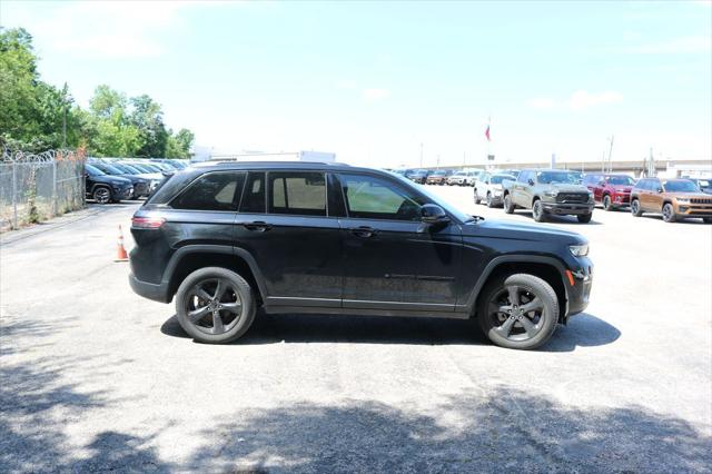 2023 Jeep Grand Cherokee Limited 4x2