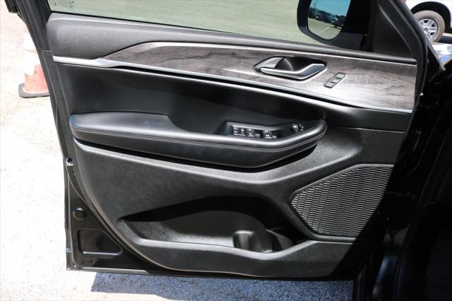 2023 Jeep Grand Cherokee Limited 4x2