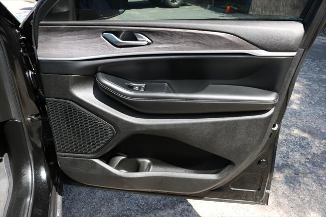 2023 Jeep Grand Cherokee Limited 4x2