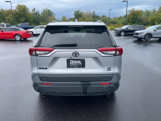 2020 Toyota RAV4 LE