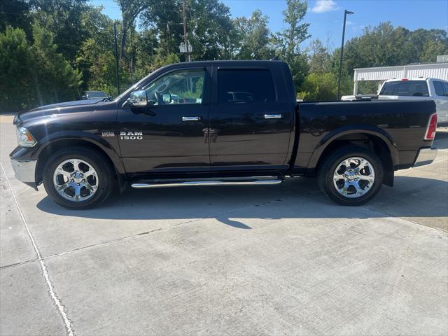2017 RAM 1500 Laramie Crew Cab 4x4 57 Box