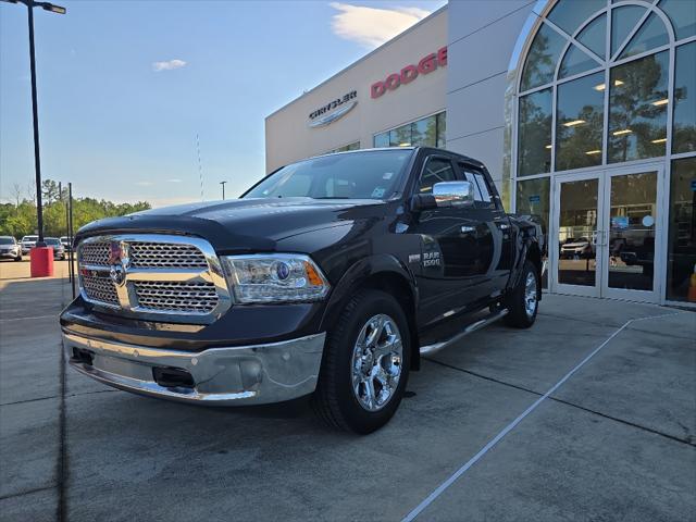 2017 RAM 1500 Laramie Crew Cab 4x4 57 Box 2017 RAM 1500 Laramie Crew Cab 4x4 57 Box