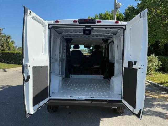 2026 Ram ProMaster Cargo Van Tradesman Low Roof 136" WB w/Pass Seat