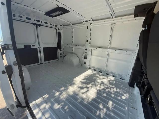 2026 Ram ProMaster Cargo Van Tradesman Low Roof 136" WB w/Pass Seat
