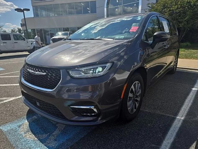2023 Chrysler Pacifica Hybrid Touring L