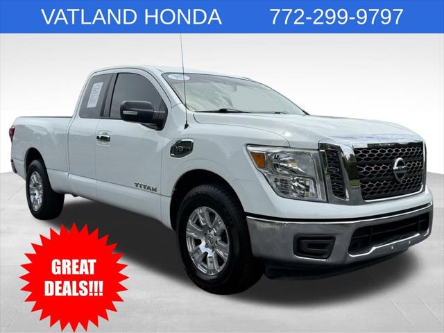 2017 Nissan TITAN SV