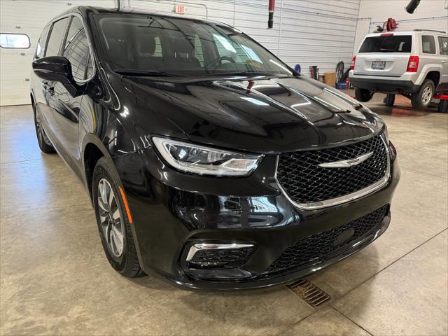2022 Chrysler Pacifica Hybrid Touring L