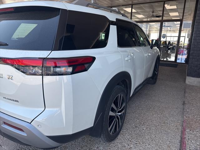 2024 Nissan Pathfinder Platinum FWD