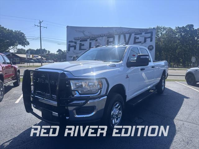 2023 RAM 3500 Tradesman Crew Cab 4x4 8 Box