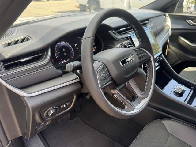 2025 Jeep Grand Cherokee GRAND CHEROKEE L ALTITUDE X 4X4 2025 Jeep Grand Cherokee GRAND CHEROKEE L ALTITUDE X 4X4