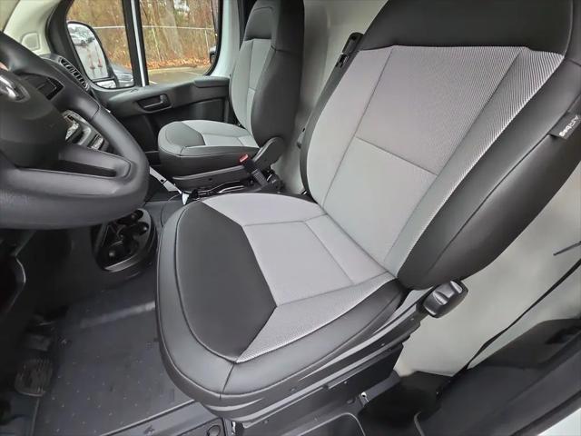 2026 Ram ProMaster Cargo Van Tradesman Low Roof 118" WB w/Pass Seat