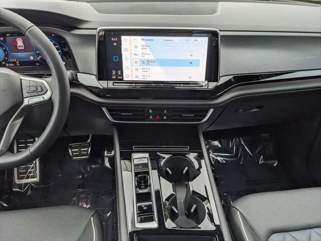 2026 Volkswagen Atlas Cross Sport SEL Premium R-Line