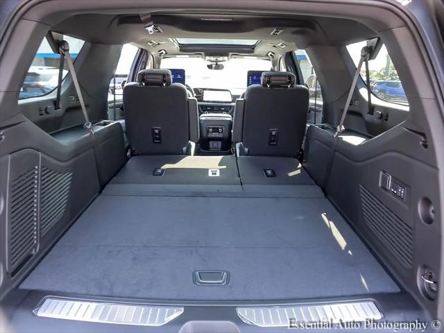 2025 Chevrolet Suburban 4WD Premier