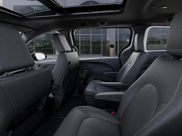 2026 Chrysler Pacifica Select AWD