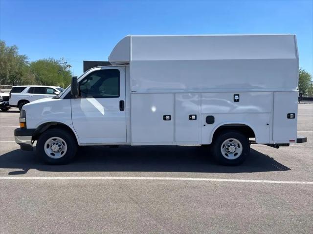 2025 Chevrolet Express Cutaway Work Van