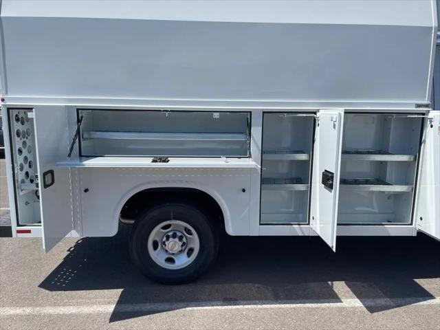 2025 Chevrolet Express Cutaway Work Van