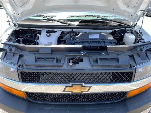 2025 Chevrolet Express Cutaway Work Van