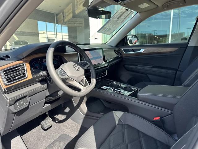 2026 Volkswagen Atlas SE with Technology