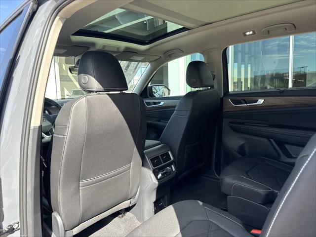2026 Volkswagen Atlas SE with Technology
