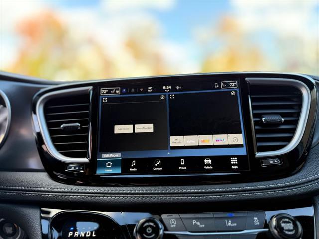 2026 Chrysler Pacifica Select AWD
