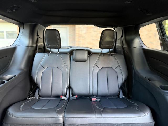 2026 Chrysler Pacifica Select AWD