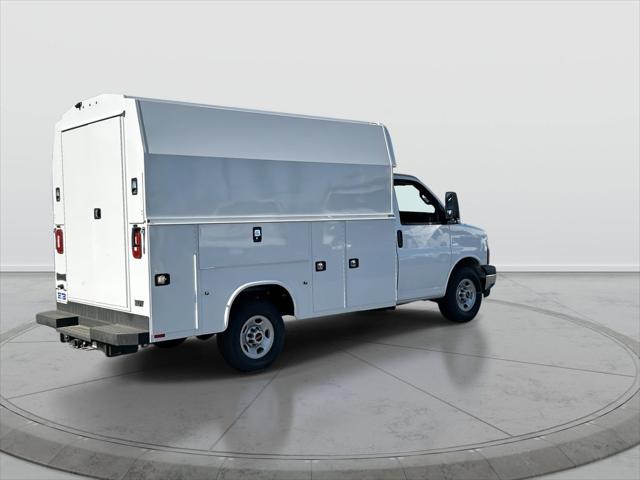 2025 GMC Savana Cutaway Work Van