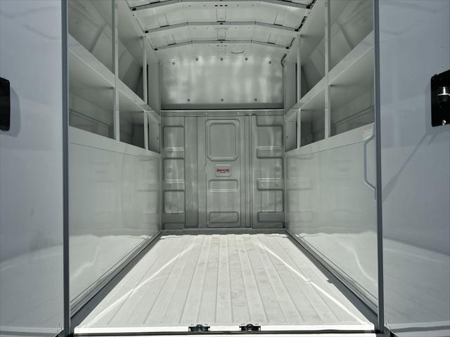 2025 GMC Savana Cutaway Work Van