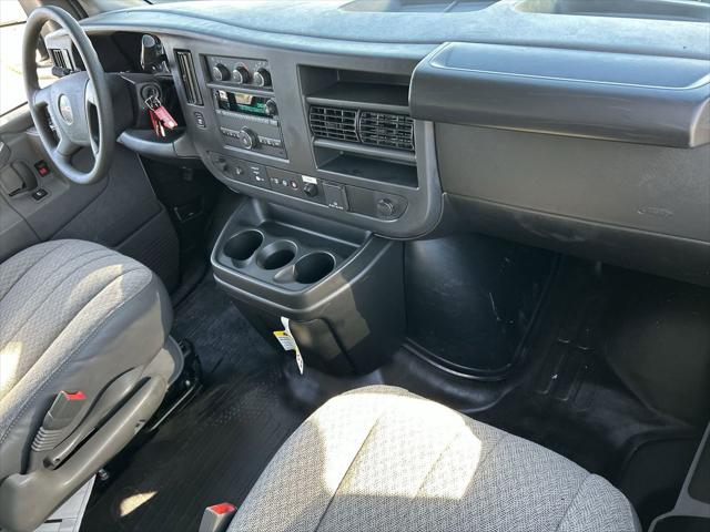 2025 GMC Savana Cutaway Work Van