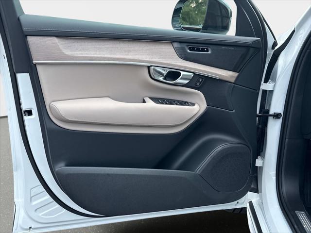 2026 Volvo XC90 B6 Ultra Dark Theme 7-Seater