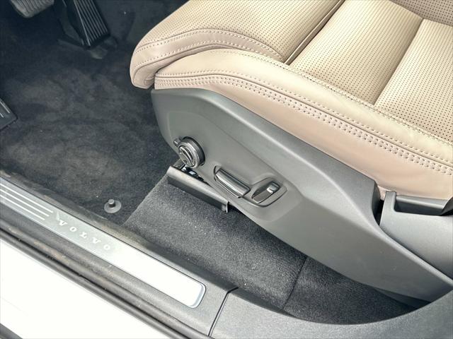 2026 Volvo XC90 B6 Ultra Dark Theme 7-Seater