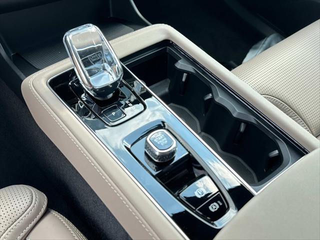 2026 Volvo XC90 B6 Ultra Dark Theme 7-Seater