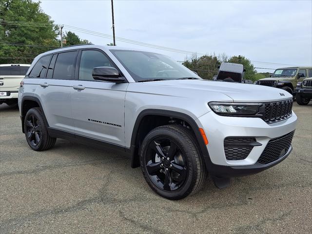 2025 Jeep Grand Cherokee Altitude 4x4 for sale in Quarryville, PA