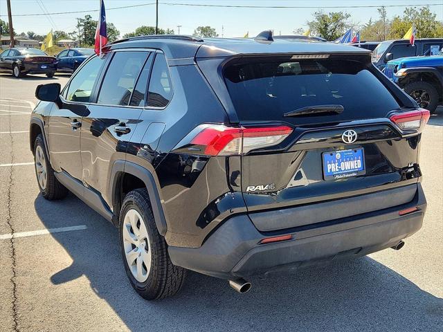 2021 Toyota RAV4 LE 2021 Toyota RAV4 LE