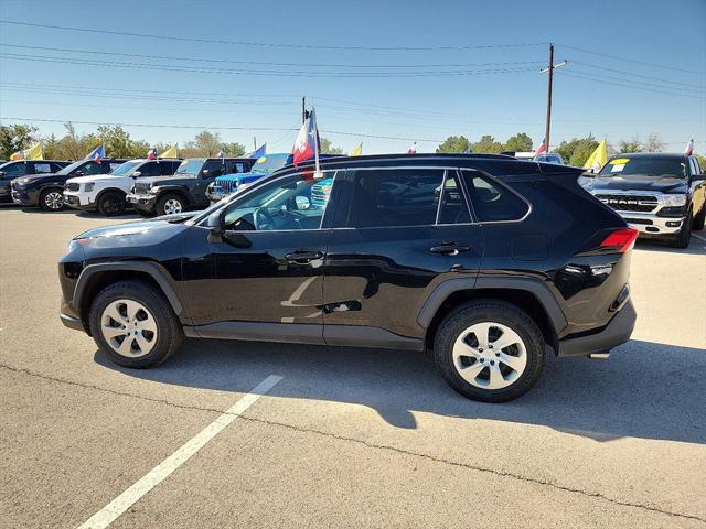 2021 Toyota RAV4 LE 2021 Toyota RAV4 LE