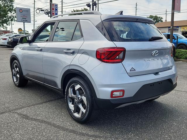 2022 Hyundai Venue SEL 2022 Hyundai Venue SEL