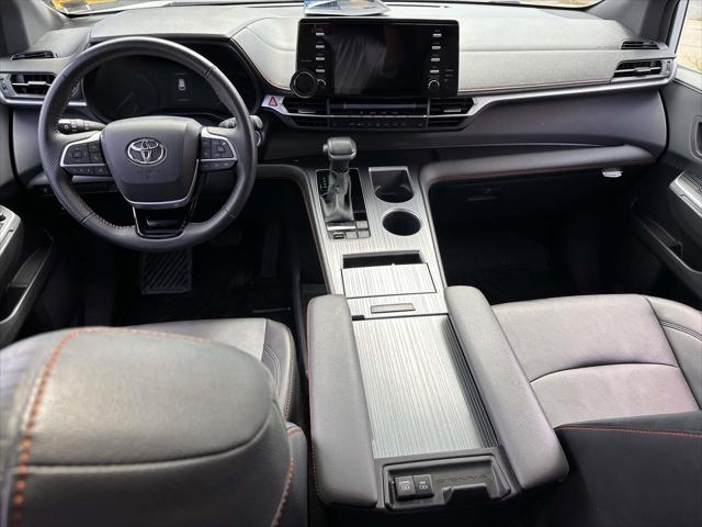 2023 Toyota Sienna XSE [18]