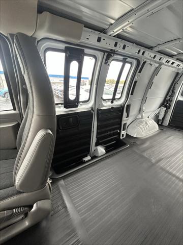 2025 GMC Savana Cargo RWD 2500 Regular Wheelbase Work Van